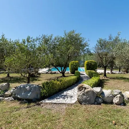 Villa La Lespa W-pool Biliardo And View